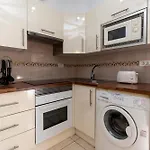Lovely 1 Bedroom Communal Heated Pool Appartamento *